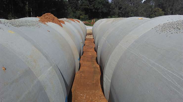 Backfill between large diameter RCPs